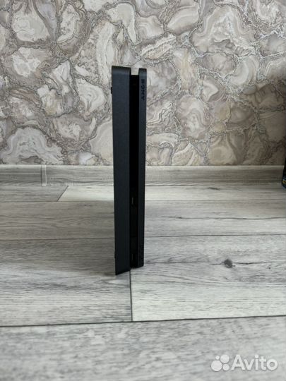 PS4 Slim 1tb + 4 диска