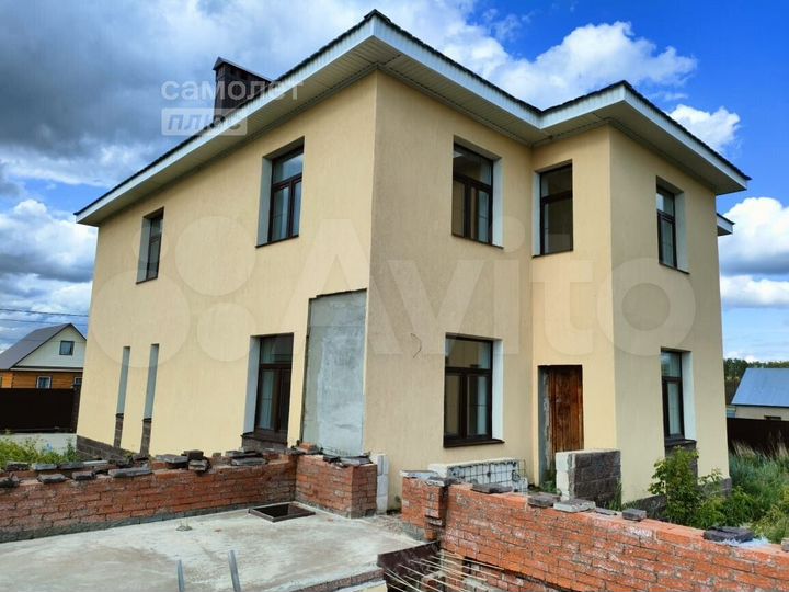 Дом 307,7 м² на участке 15 сот.