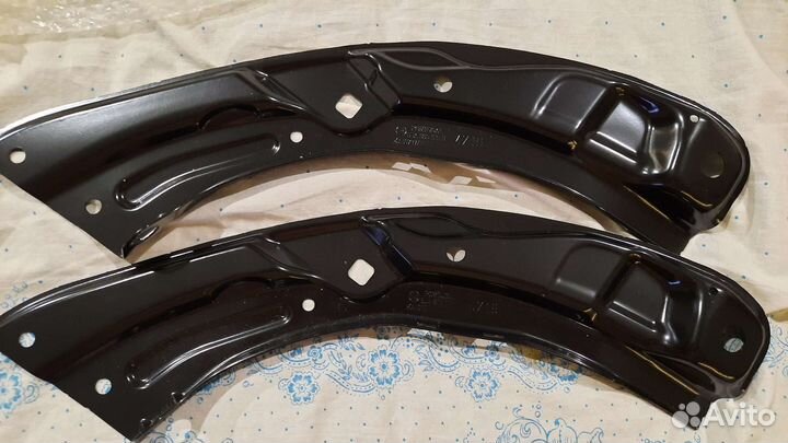 Кронштейн фары левый Шкода Рапид 1 поколение