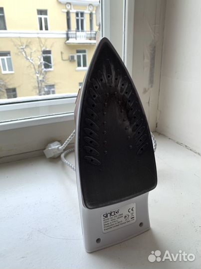 Утюг Sinbo SSI-2868
