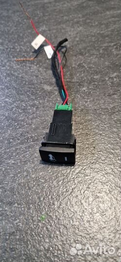 Кнопка электро привода багажника