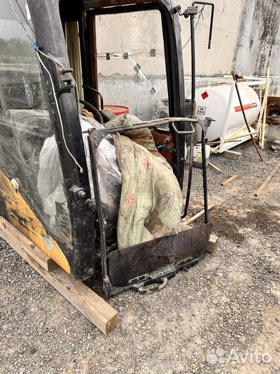 Кабина CAT 320 DL