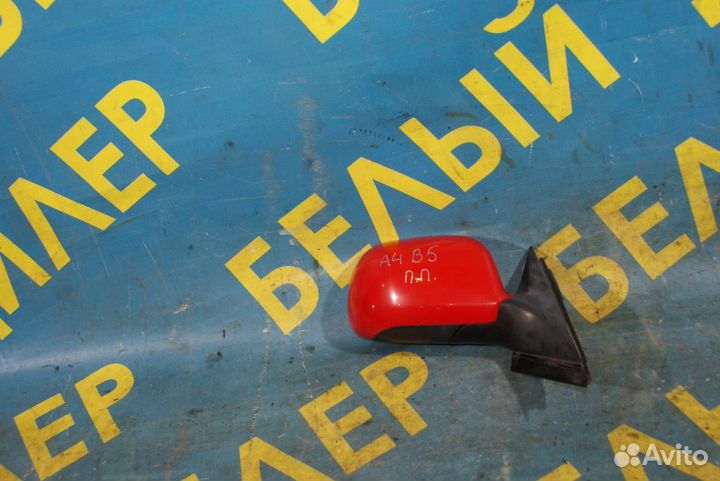 Правое зеркало Audi A4