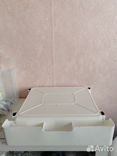 Лоток для животных на колёсиках. Новый