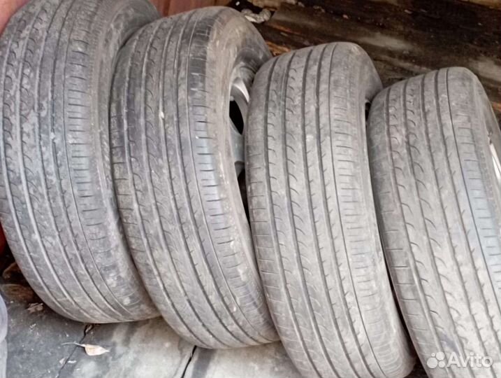 Nokian Tyres i3 215/65 R16