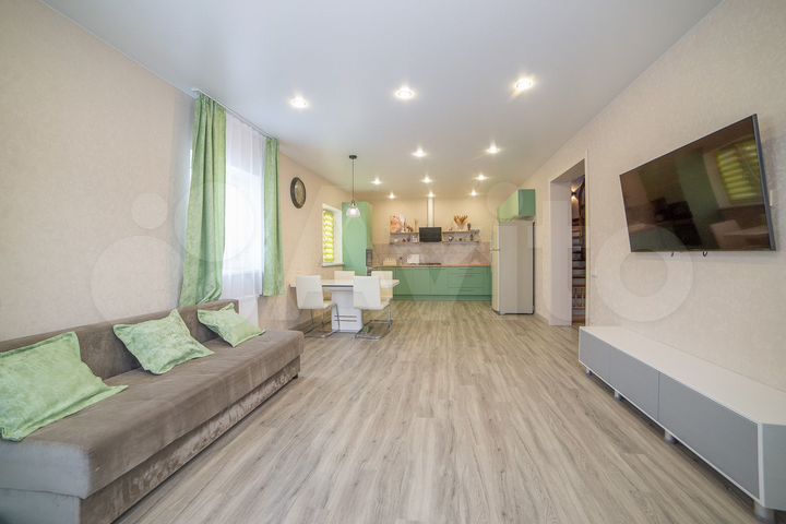 Дом 193,6 м² на участке 15 сот.