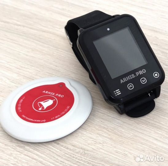 Кнопка вызова персонала и влагозащищенные часы