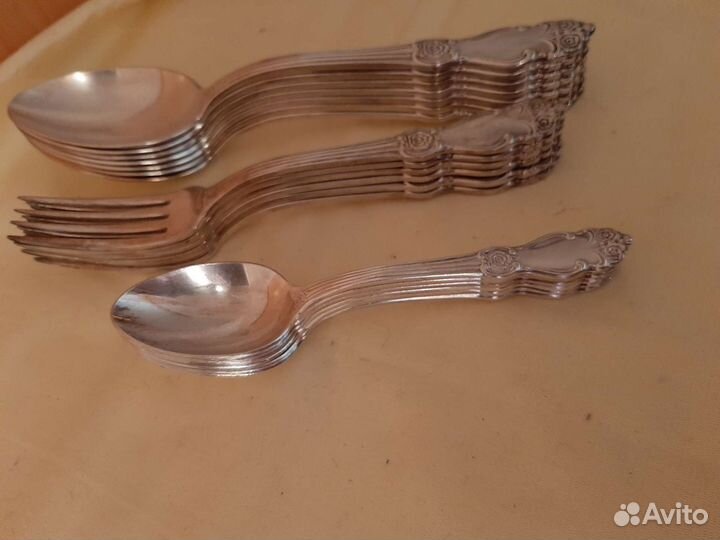 Набор мельхиоровых ложек и вилок