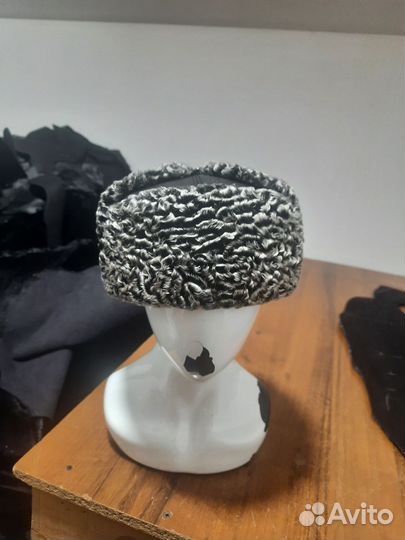 Шапка ушанка из каракуля антика
