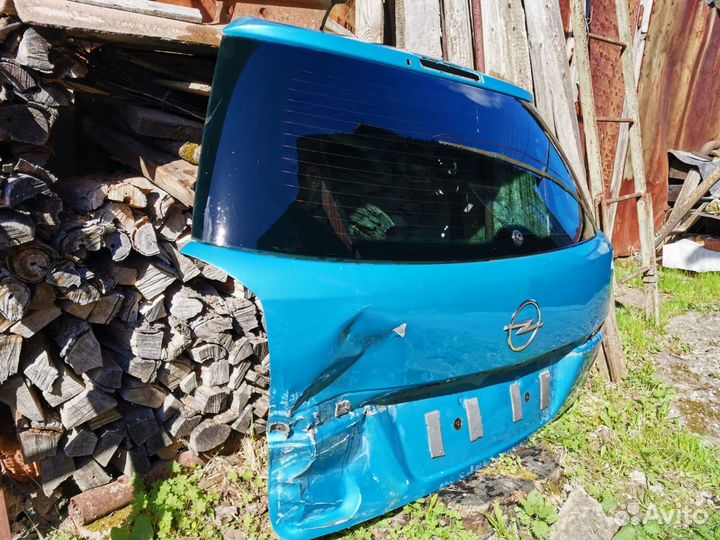 Дверь/крышка багажника opel astra h со стеклом