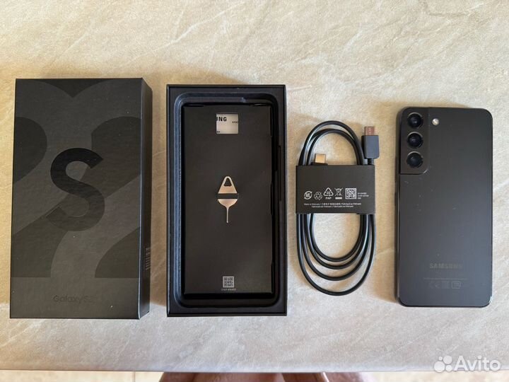 Samsung Galaxy S22, 8/256 ГБ