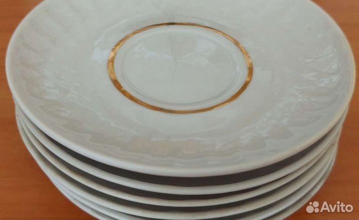 Блюдца молочник сахарница чайник