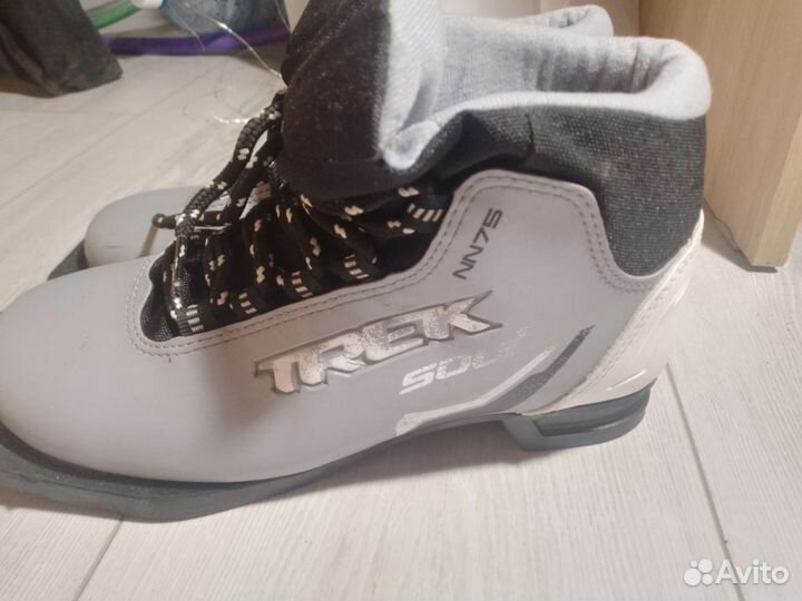 Лыжные ботинки, лыжи, палки для лыж чехол для лыж