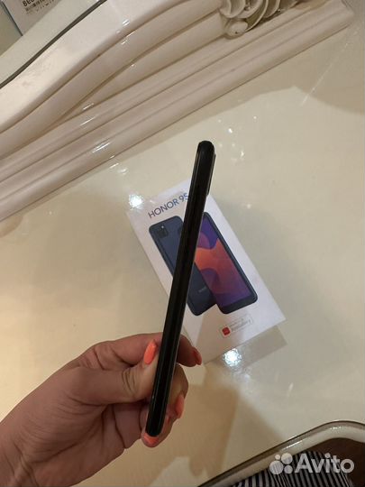Телефон Honor 9s