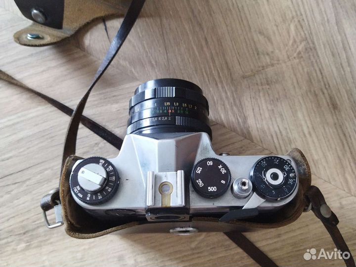 Плёночный фотоаппарат Зенит