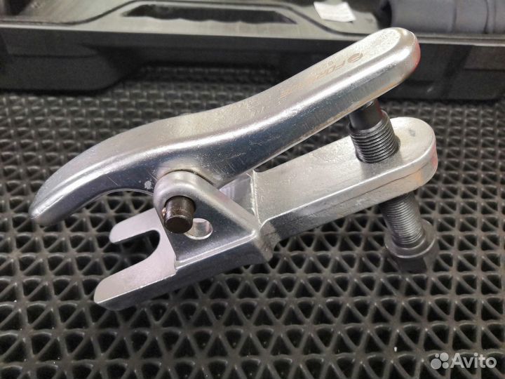 Съемник шаровых опор 20 мм