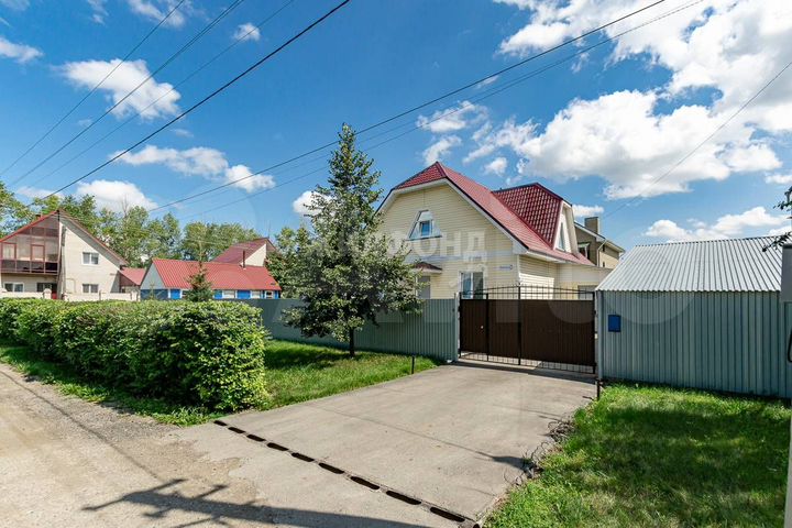 Дом 196 м² на участке 10 сот.