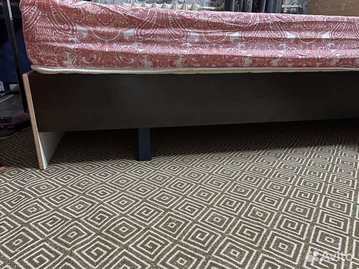 Кровать двухспальная