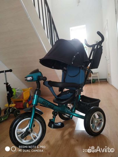 Трехколесный велосипед с родительской ручкой