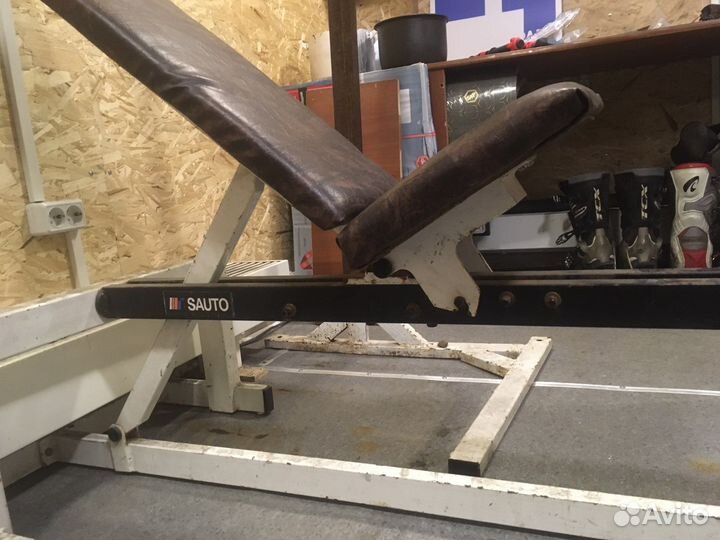 Скамья для жима со стойками