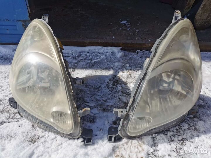 Фары Toyota Funcargo б/у