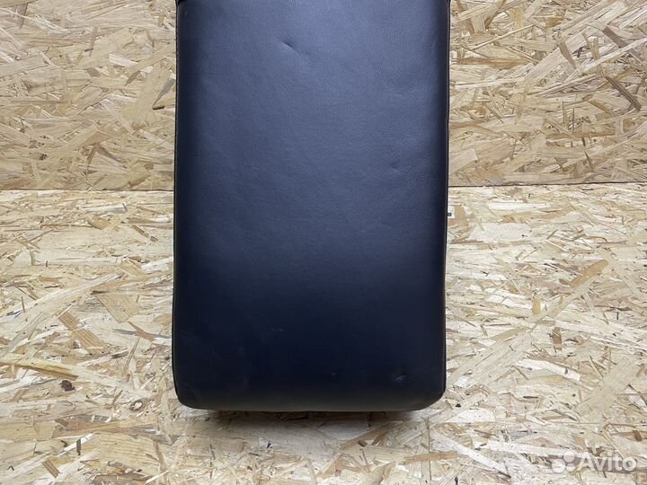 Подлокотник заднего сиденья Toyota Camry 50