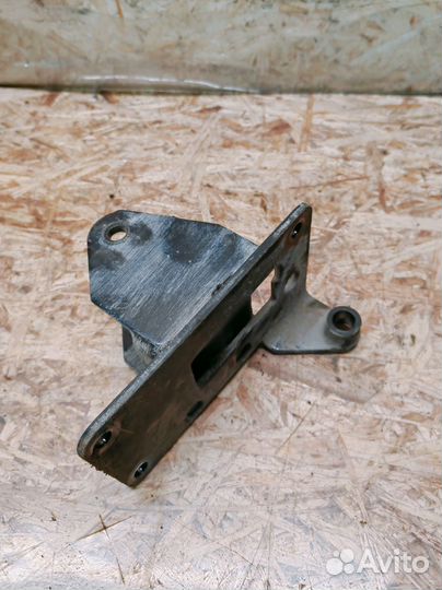 Кронштейн опоры кпп Kia Rio