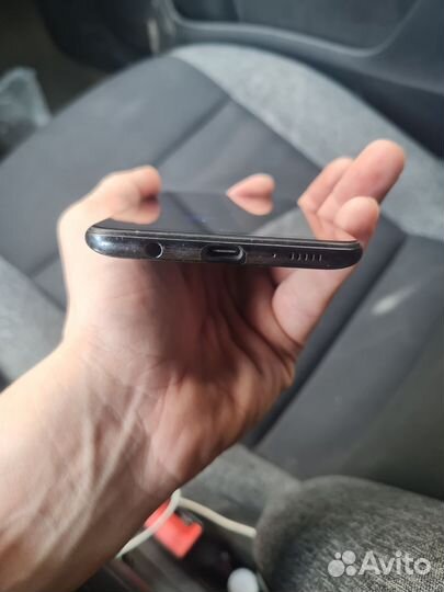 Samsung Galaxy A50, 4/64 ГБ
