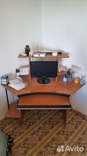 Компьютерный стол