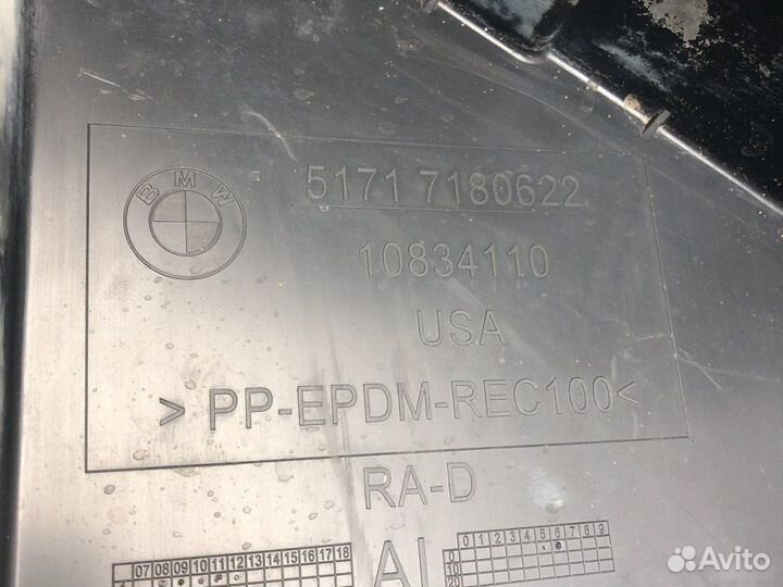 Подкрылок передний правый Bmw X6
