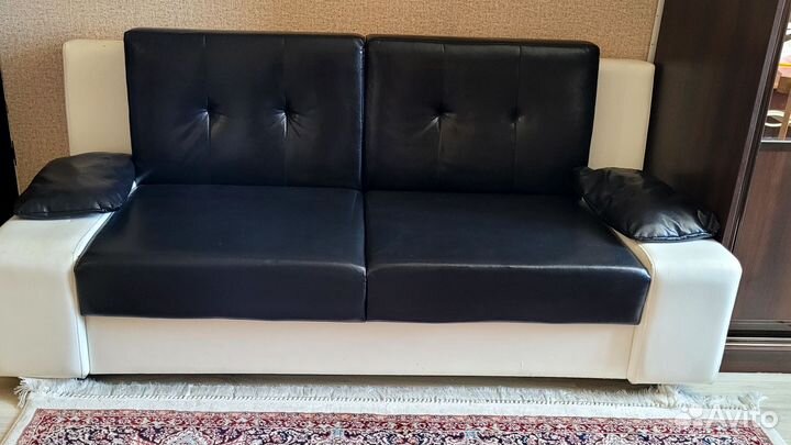 Кожаный диван бу