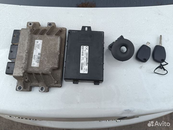 Продам рабочий полный комплект эбу logan 2