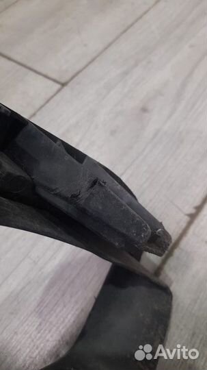 Кронштейн левой фары Renault Duster С 2015 По 2021