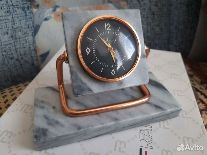 Часы настольные молния СССР