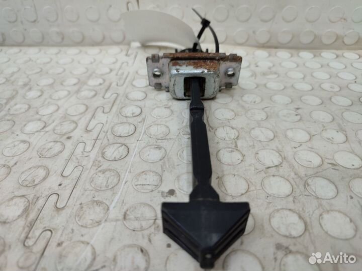 Ограничитель двери Mazda 3 BK 2003-2009