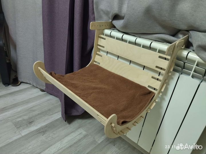 Лежанка для кошек на батарею