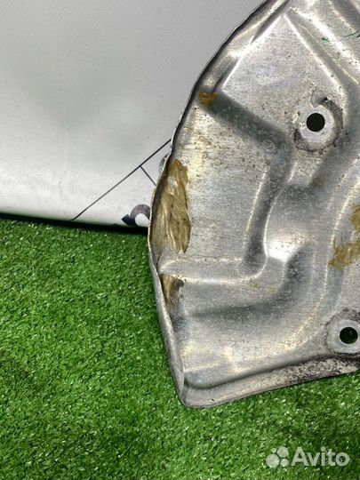 Пыльник тормозного диска передний правый