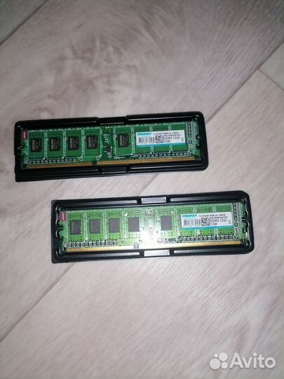 Оперативная память 2 плашки ddr3 1gb