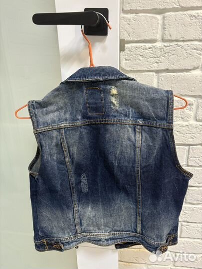 Джинсовая жилетка