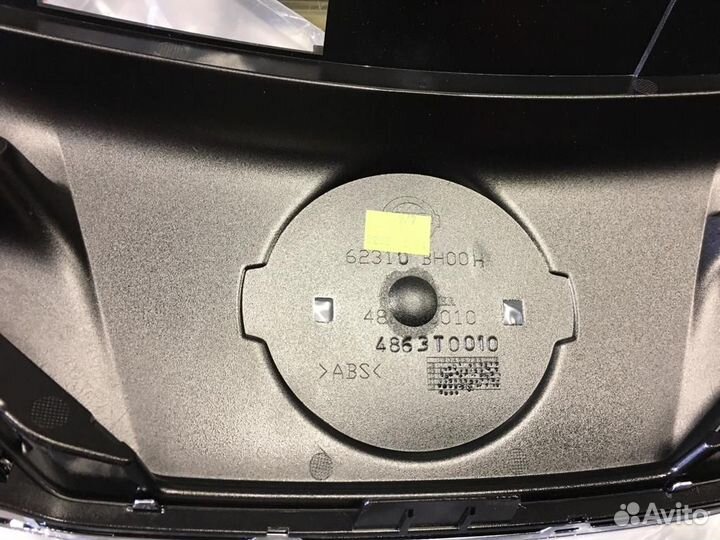 Решетка радиатора Nissan Note 2012