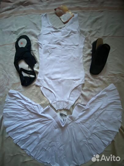 Купальник детский, юбка, чешки 17 р- р, балетки 37