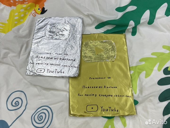 Делаю картонные кнопки ютуб на заказ