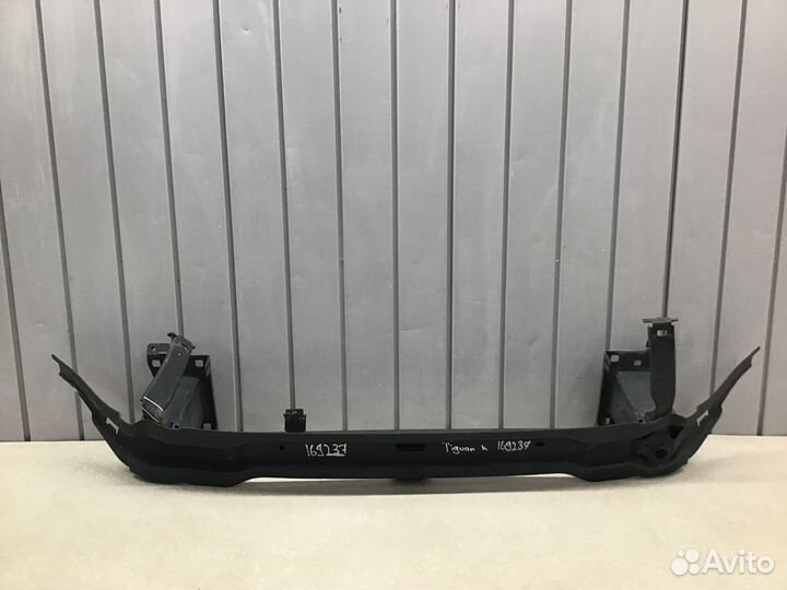 Усилитель переднего бампера VW Tiguan 2017