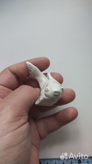 Фарфоровая статуэтка