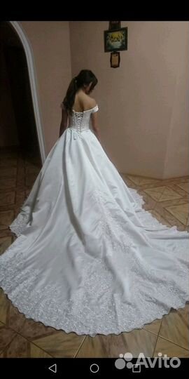 Свадебное платье