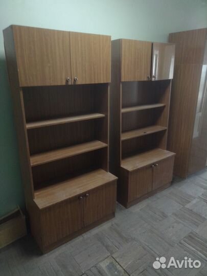 Шкаф для книг или посуды б/у