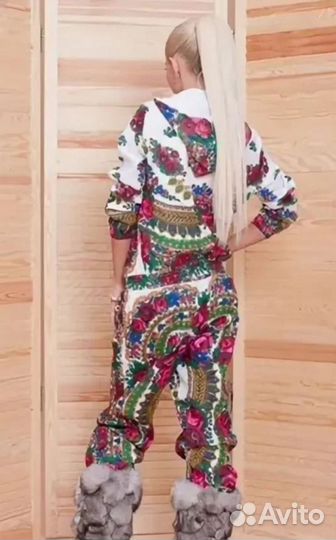 Костюм женский новый