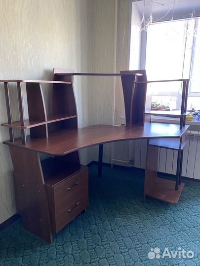 Компьютерный стол