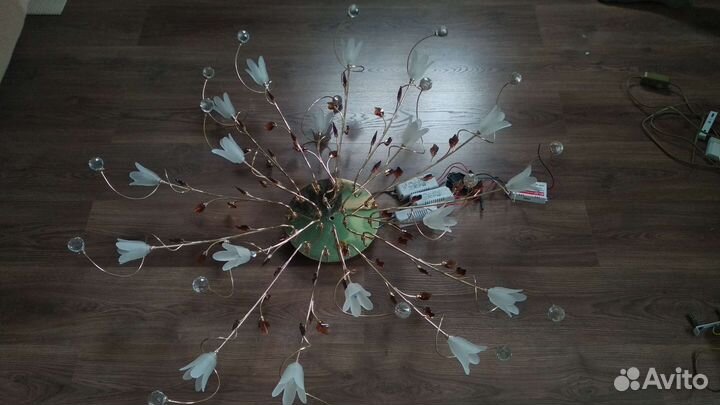 Люстра потолочная и бра