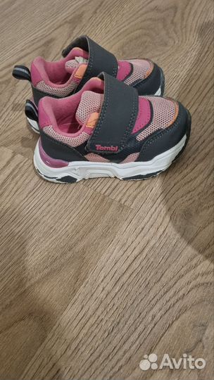 Кроссовки детские to